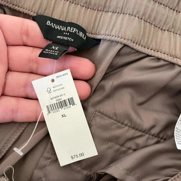 Banana Republic Air stretch jogger pants in taupe - Picture 7 of 10